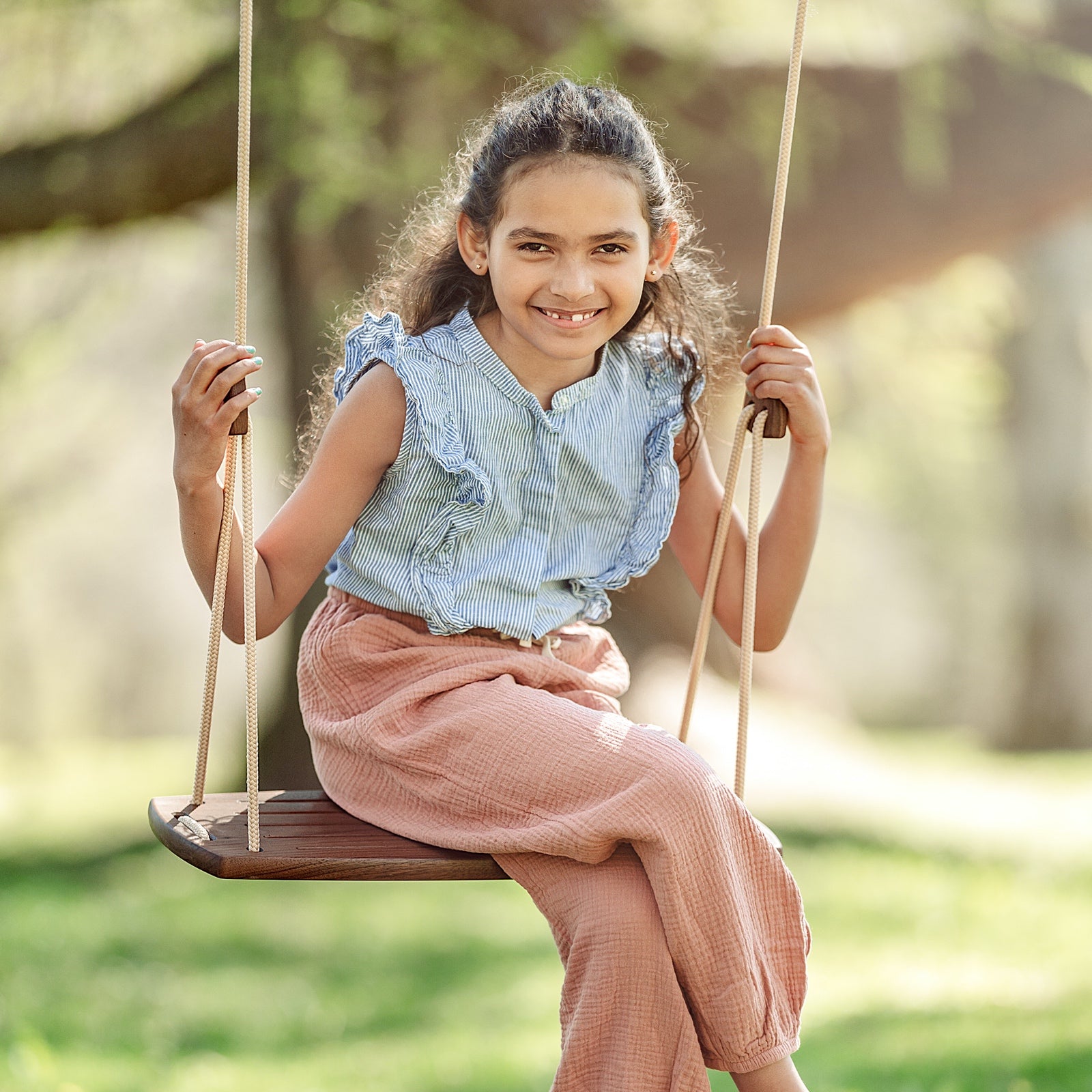 Grand - Walnut - White